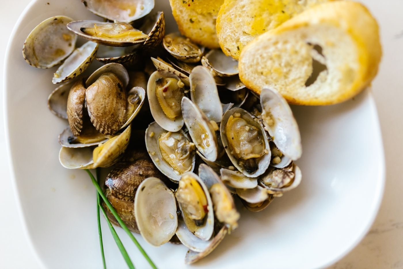 Garlic Butter Clams with Toasted Baguette