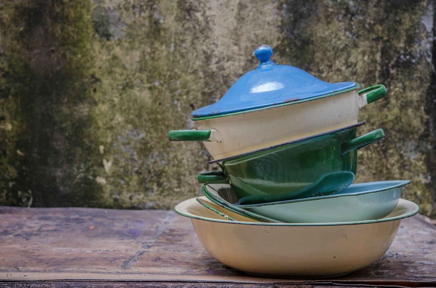 Farmhouse Enamel Nesting Set, four pieces