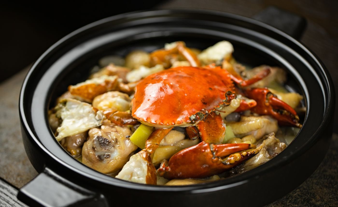 Cantonese Claypot Crab with Chicken and Napa Cabbage
