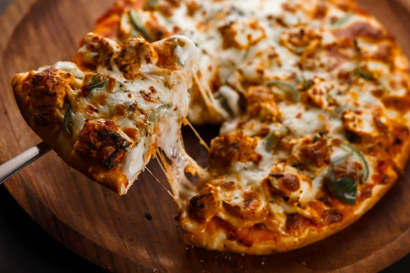 Tandoori Chicken Pizza with Green Chiles