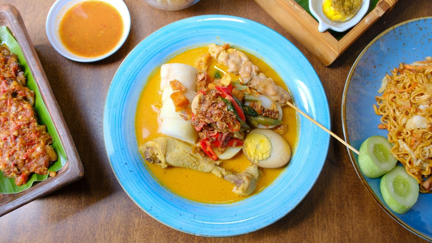 Lontong Opor with Chicken and Boiled Egg