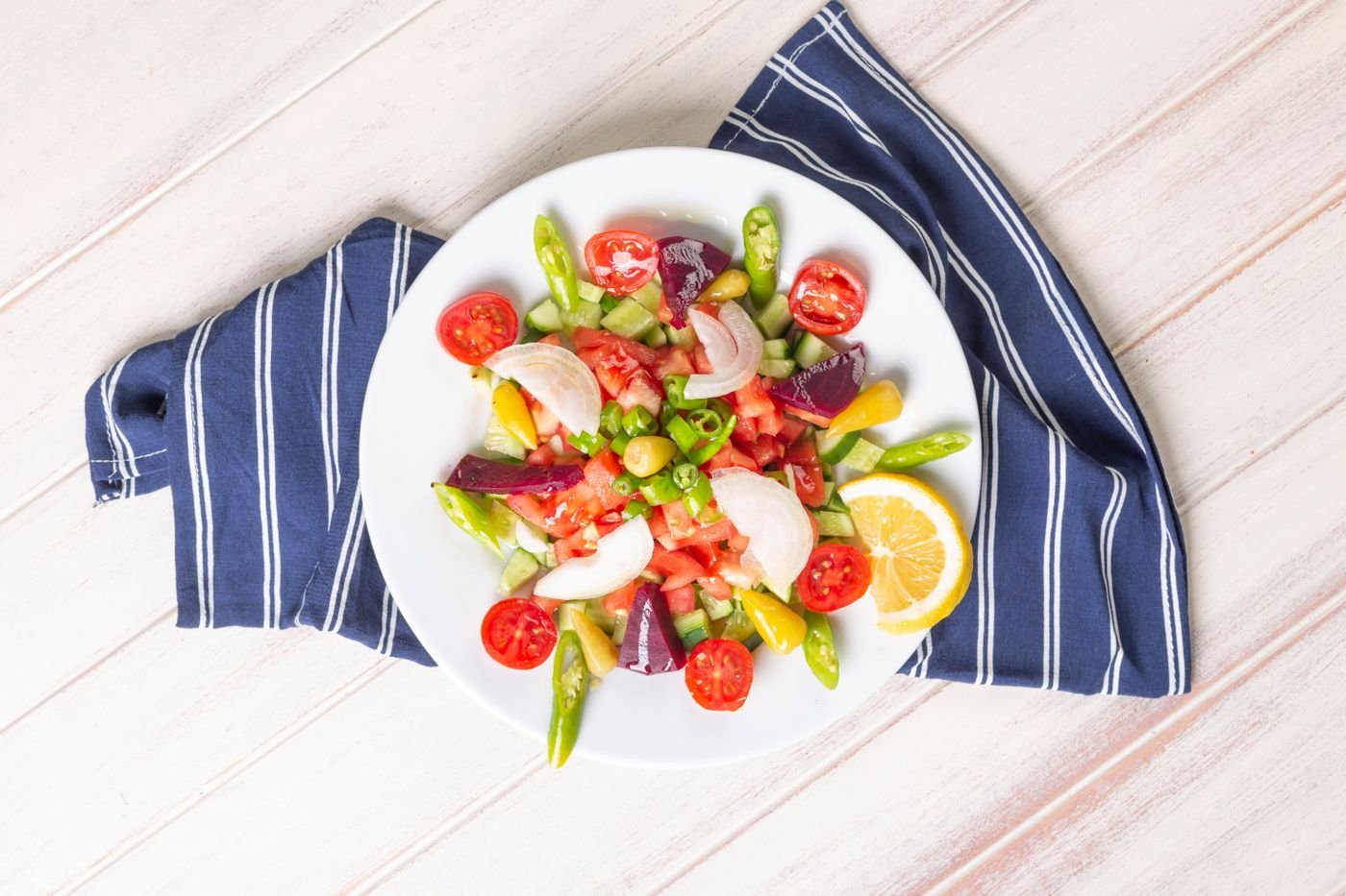 Turkish Shepherd Salad with Green Peppers and Two Onions
