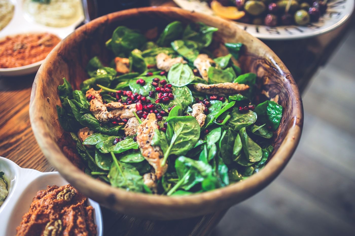 Spinach Salad with Grilled Chicken and Pomegranate